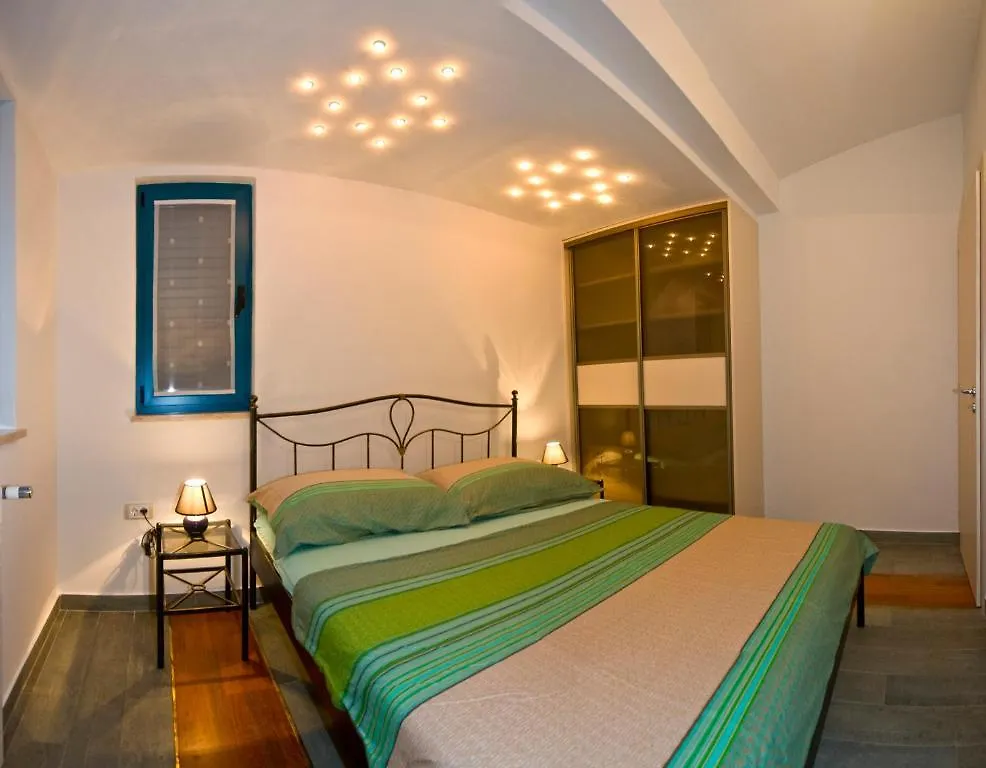 Rooms And Apartments Villa Dama Pula